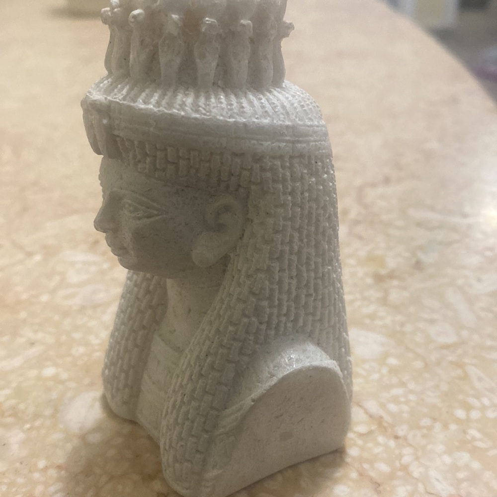 EGYPTIAN GODDESS HAND CARVED FROM PURE WHITE STONE IMPORTED FROM EGYPT - Picture 2 of 4